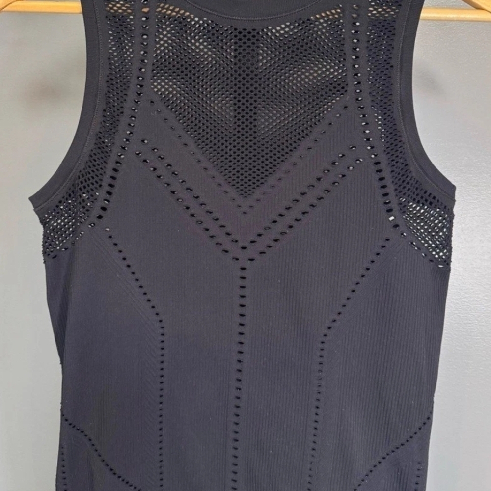 Athleta Oxygen Seamless Black Laser-Cut Mesh-Back Tank Top
